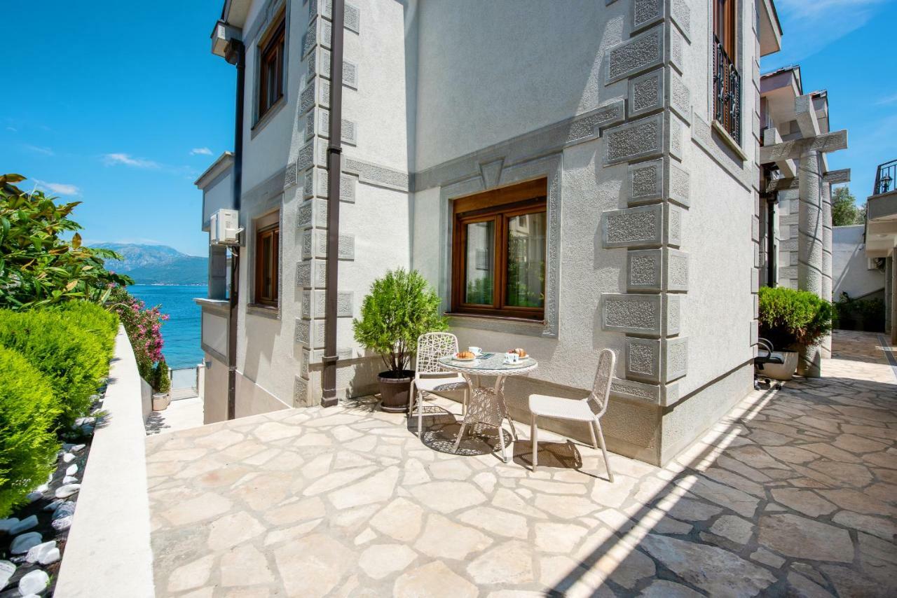 Santorini Apart Krasići Buitenkant foto